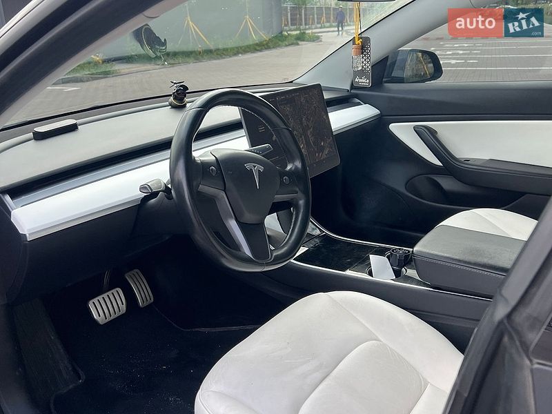 Седан Tesla Model 3 2018 в Киеве