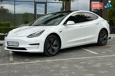 Седан Tesla Model 3 2019 в Ужгороде