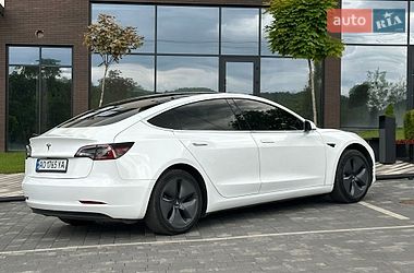 Седан Tesla Model 3 2019 в Ужгороде