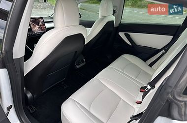 Седан Tesla Model 3 2019 в Ужгороде