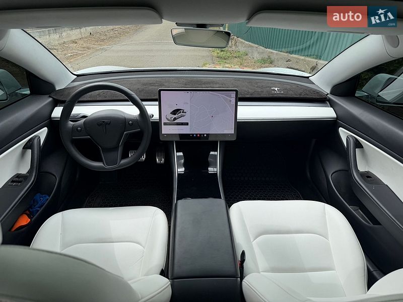Седан Tesla Model 3 2019 в Одессе
