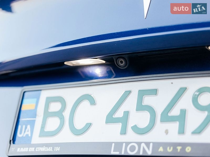 Седан Tesla Model 3 2021 в Стрию