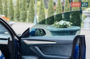 Седан Tesla Model 3 2021 в Стрию