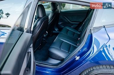 Седан Tesla Model 3 2021 в Стрию
