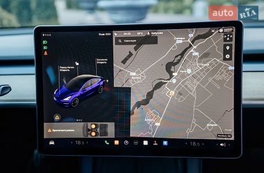 Седан Tesla Model 3 2021 в Стрию