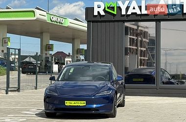 Седан Tesla Model 3 2024 в Львові