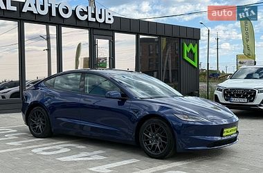 Седан Tesla Model 3 2024 в Львові