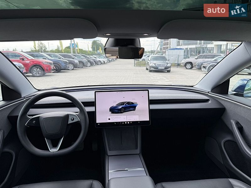 Седан Tesla Model 3 2024 в Львове