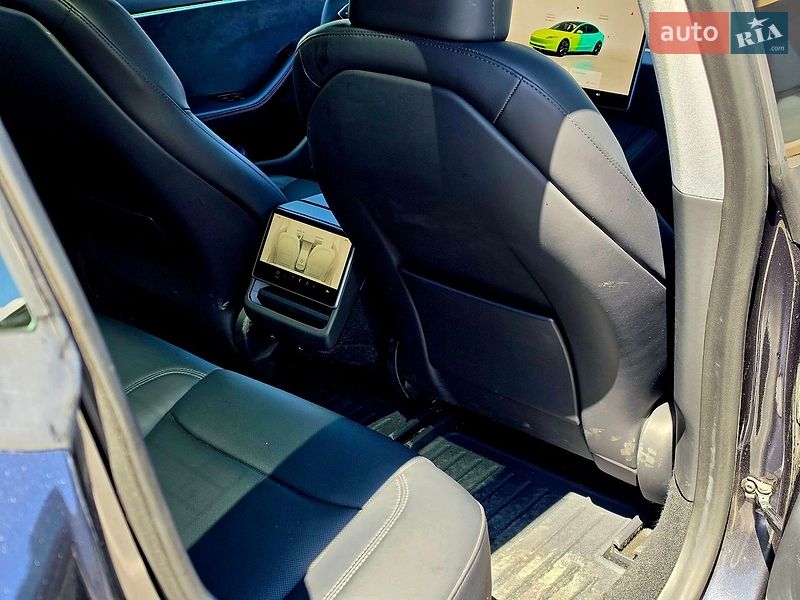 Седан Tesla Model 3 2024 в Киеве
