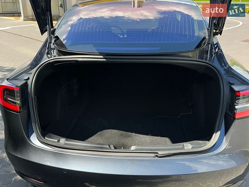 Седан Tesla Model 3 2018 в Борисполе