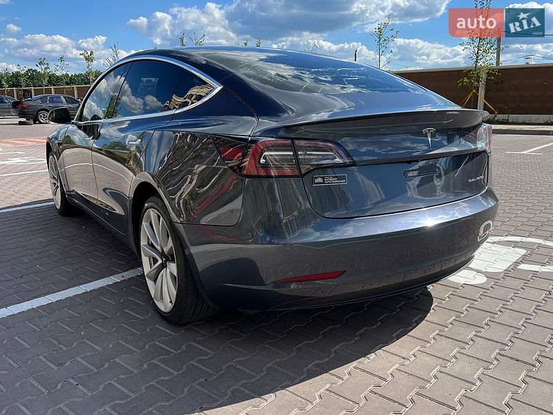 Седан Tesla Model 3 2019 в Києві