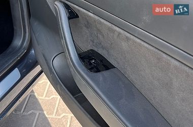 Седан Tesla Model 3 2019 в Києві