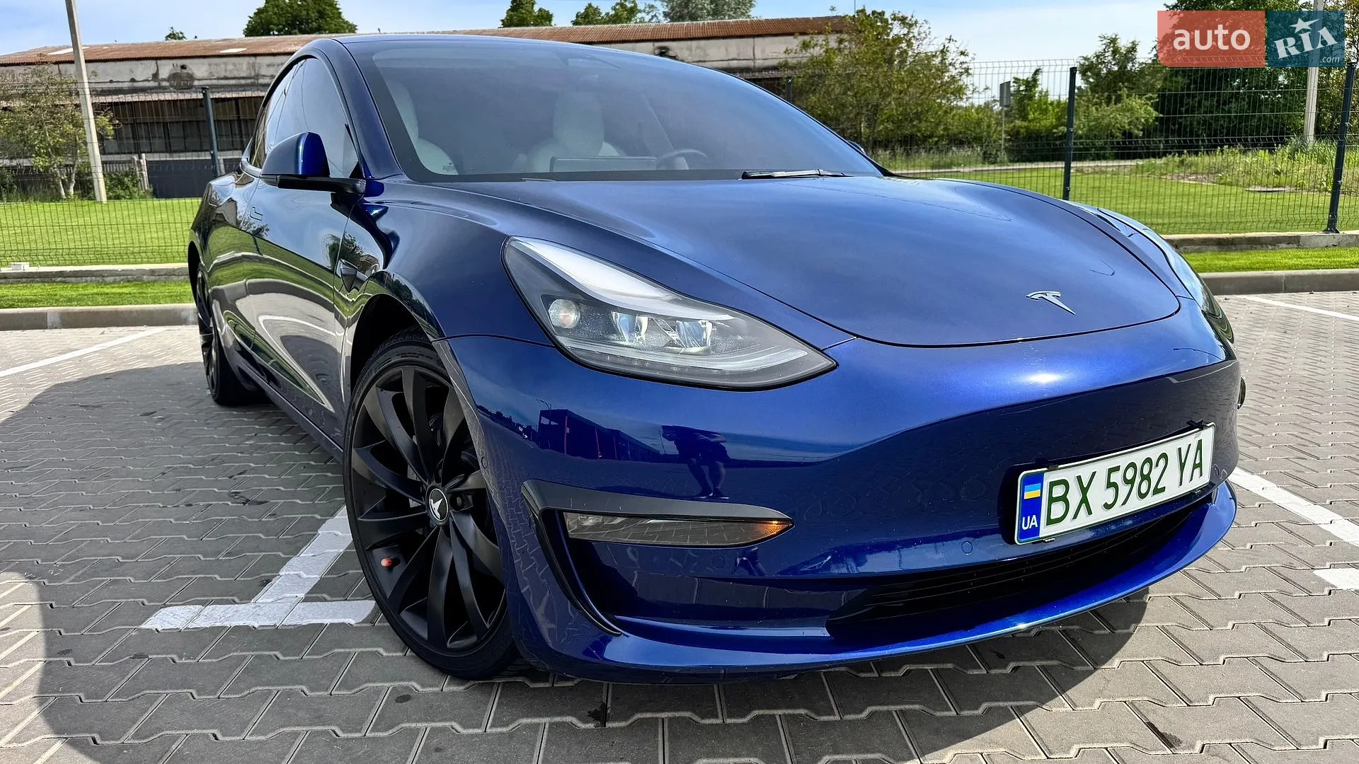 2022 Tesla Model 3 - фото 1