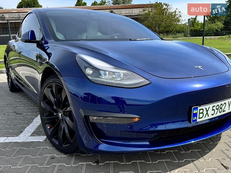 Tesla Model 3 2022