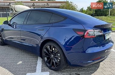 Седан Tesla Model 3 2022 в Виннице