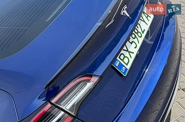 Седан Tesla Model 3 2022 в Виннице