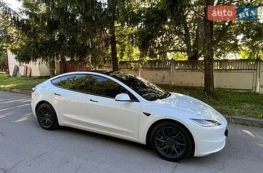 Седан Tesla Model 3 2023 в Виннице