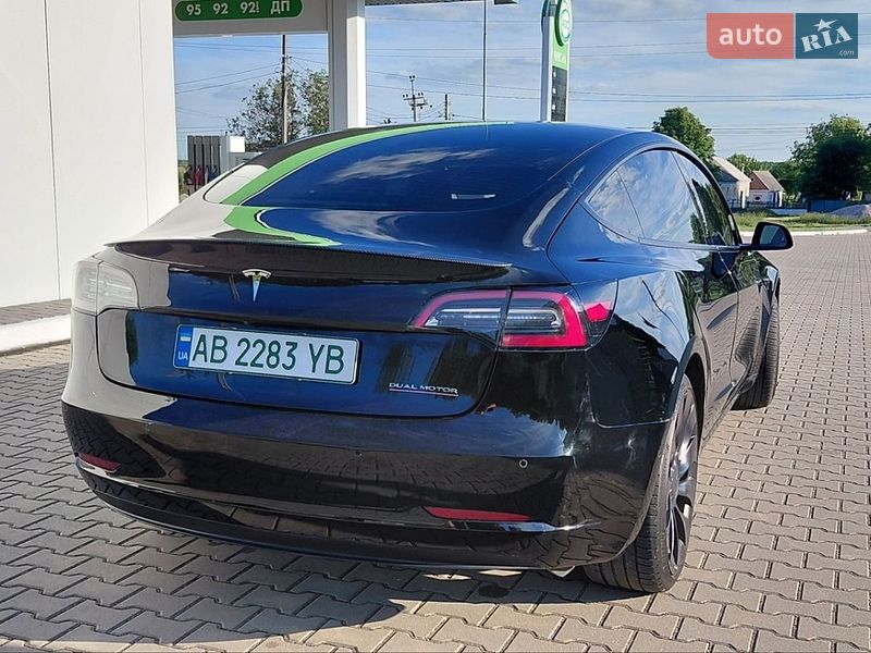 Седан Tesla Model 3 2022 в Калиновке