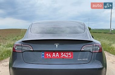 Седан Tesla Model 3 2019 в Черновцах