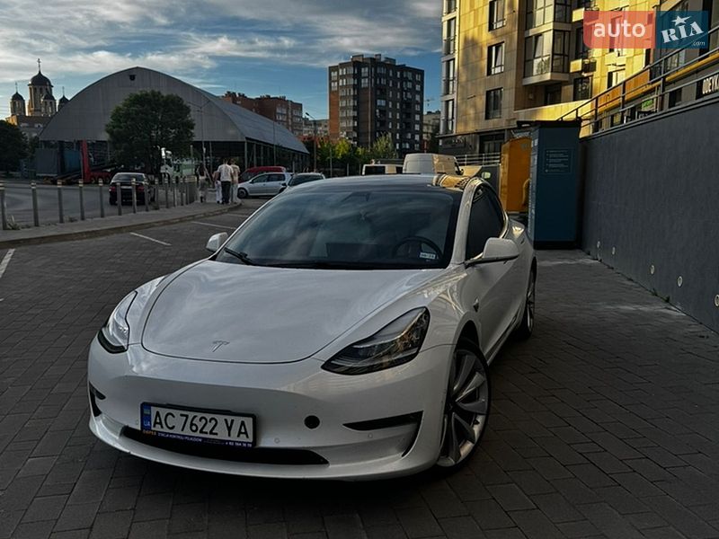Tesla Model 3 2019