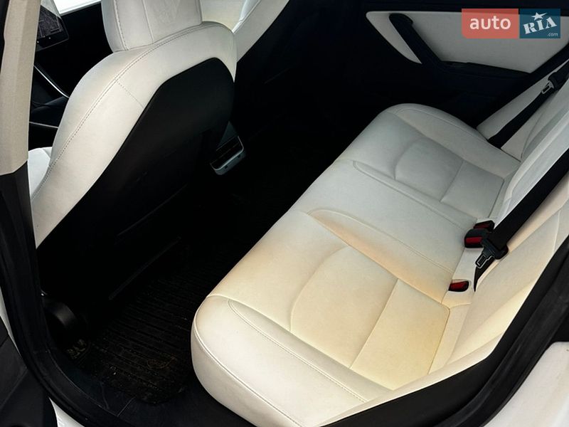 Седан Tesla Model 3 2019 в Луцке