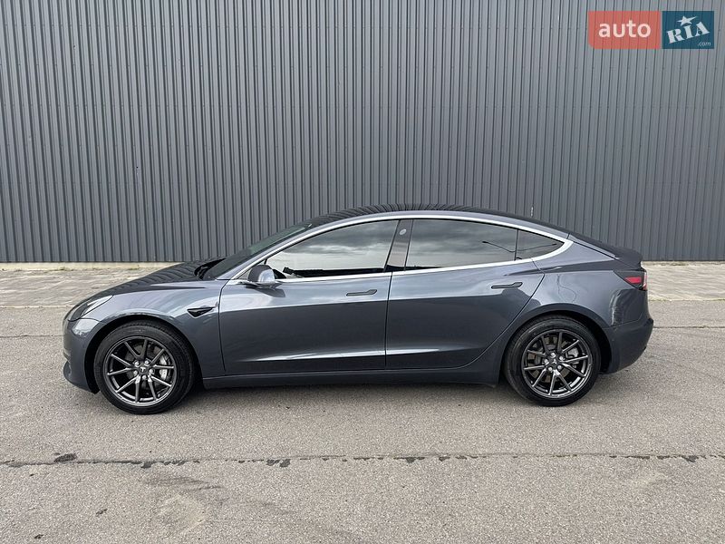 Седан Tesla Model 3 2019 в Харкові
