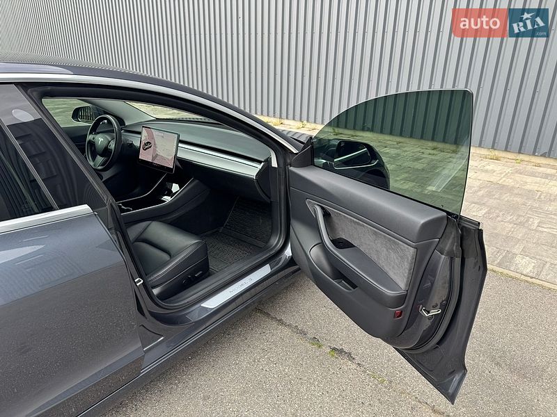 Седан Tesla Model 3 2019 в Харкові