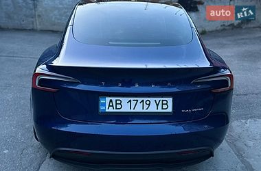 Седан Tesla Model 3 2024 в Вінниці