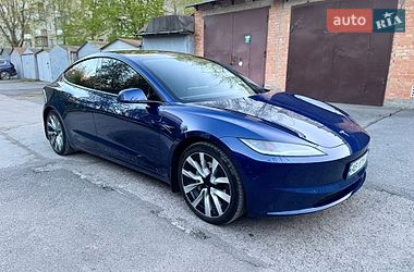 Седан Tesla Model 3 2024 в Вінниці