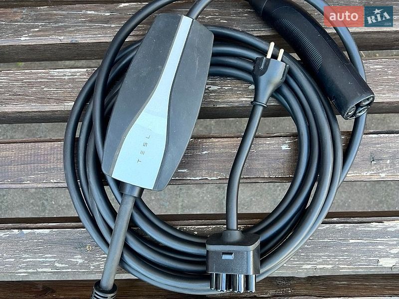 Седан Tesla Model 3 2022 в Костополе