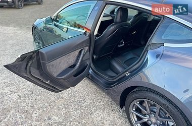 Седан Tesla Model 3 2018 в Луцке
