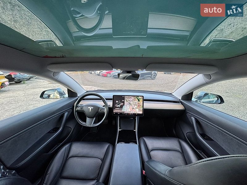 Седан Tesla Model 3 2018 в Луцке