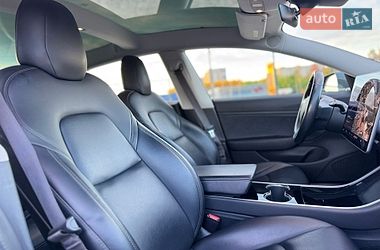 Седан Tesla Model 3 2018 в Луцке