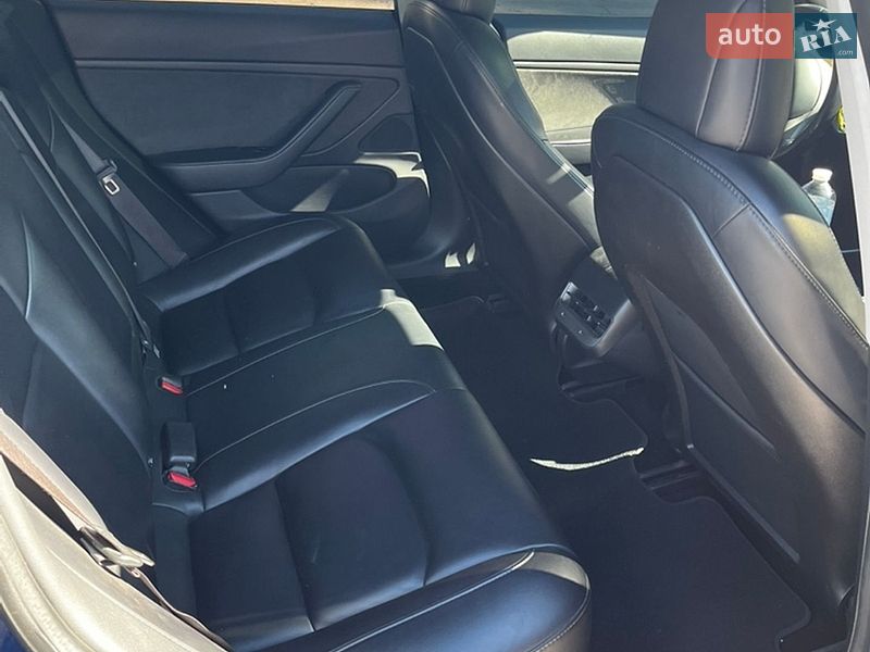 Седан Tesla Model 3 2018 в Кривом Роге
