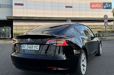 Седан Tesla Model 3 2021 в Львове