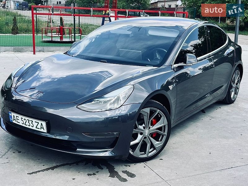 Седан Tesla Model 3 2018 в Новомосковську