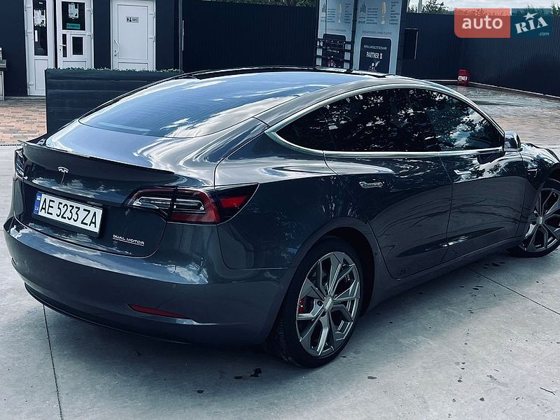 Седан Tesla Model 3 2018 в Самаре