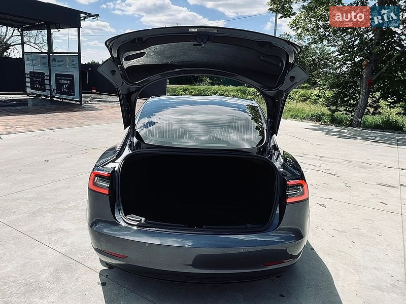Седан Tesla Model 3 2018 в Новомосковську