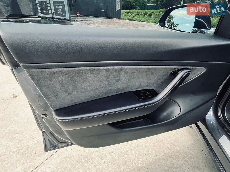 Седан Tesla Model 3 2018 в Самаре