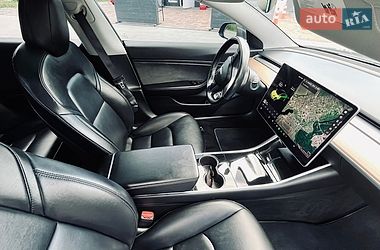 Седан Tesla Model 3 2018 в Новомосковську