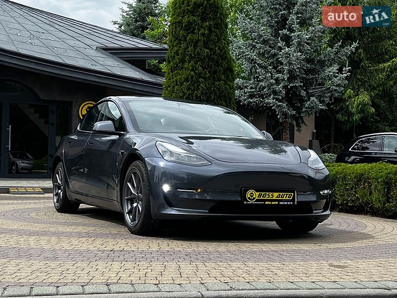 Tesla Model 3 2023