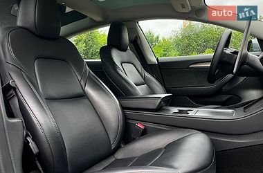 Седан Tesla Model 3 2023 в Львове