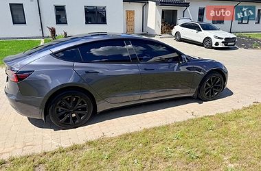 Седан Tesla Model 3 2023 в Сумах