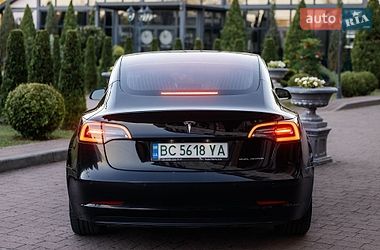 Седан Tesla Model 3 2018 в Стрию
