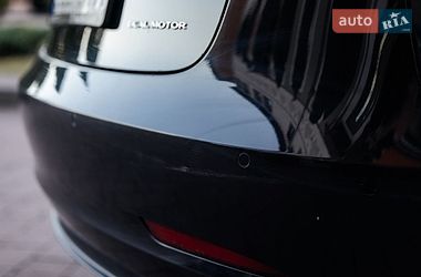 Седан Tesla Model 3 2018 в Стрию