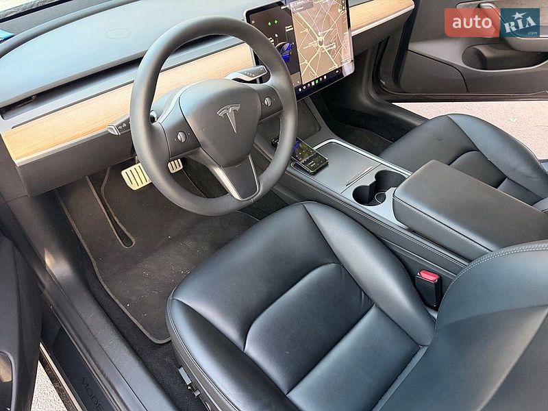 Седан Tesla Model 3 2021 в Києві