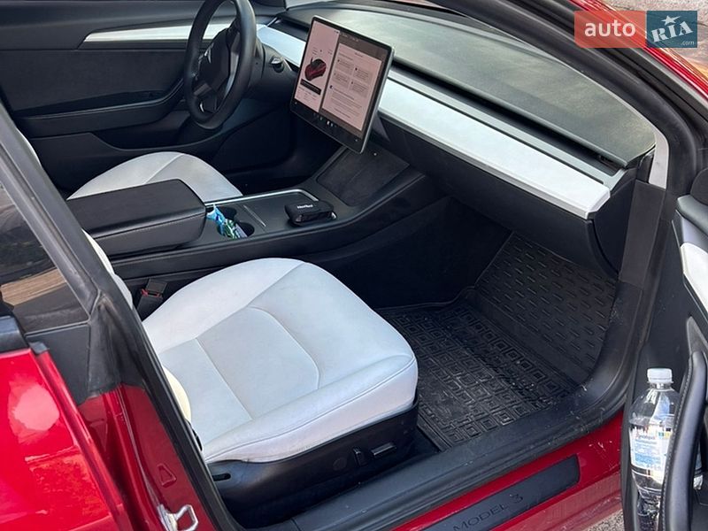 Седан Tesla Model 3 2021 в Каменском