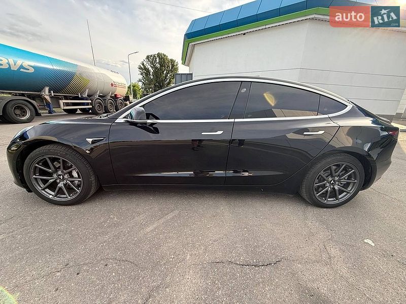 Седан Tesla Model 3 2018 в Кременчуге