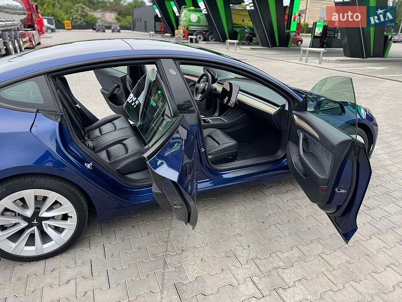Седан Tesla Model 3 2021 в Одесі