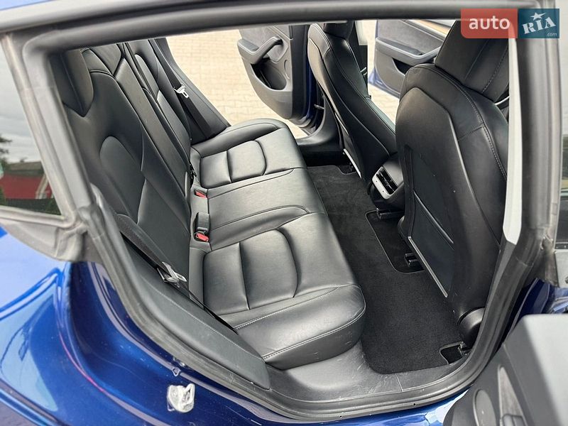 Седан Tesla Model 3 2021 в Одесі